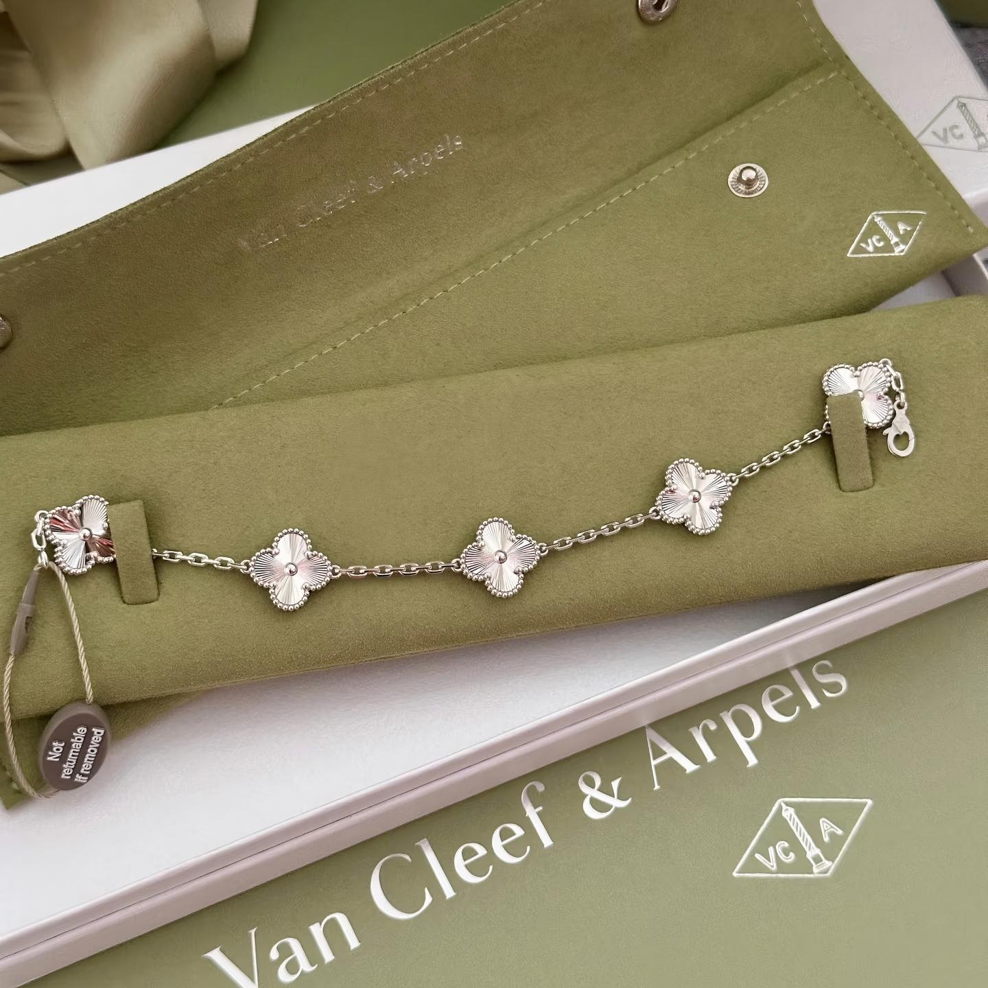 VCA  5 Motifs Bracelet Necklace Earrings Guilloche Silver Laser